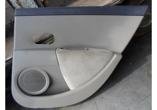 Обшивка, (дверна карта), двері задньої правої Renault Clio III, 8200293860